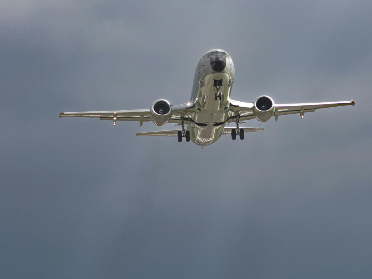 Fibrax Aviation Expands Services to West Coast